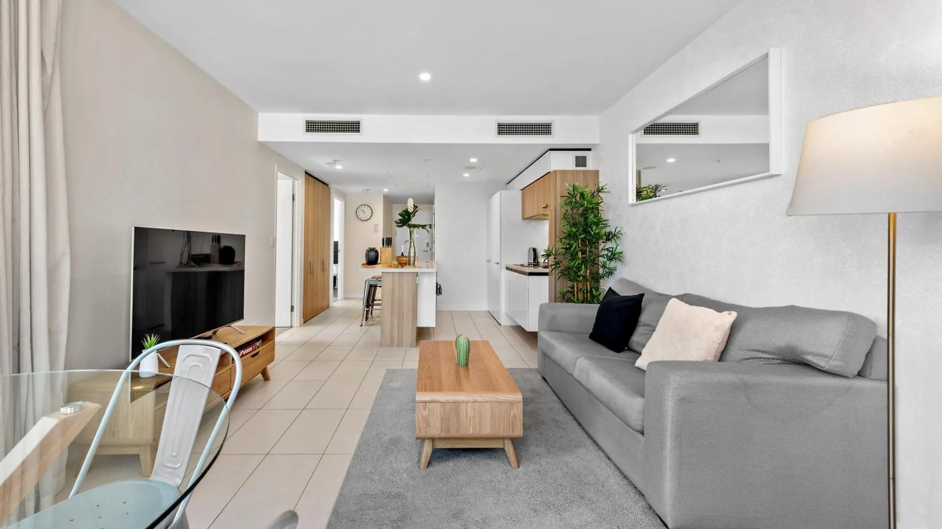 Chic & Modern 2Br Apt With Rooftop Pool & Parking Brisbane 0*,  Australia
