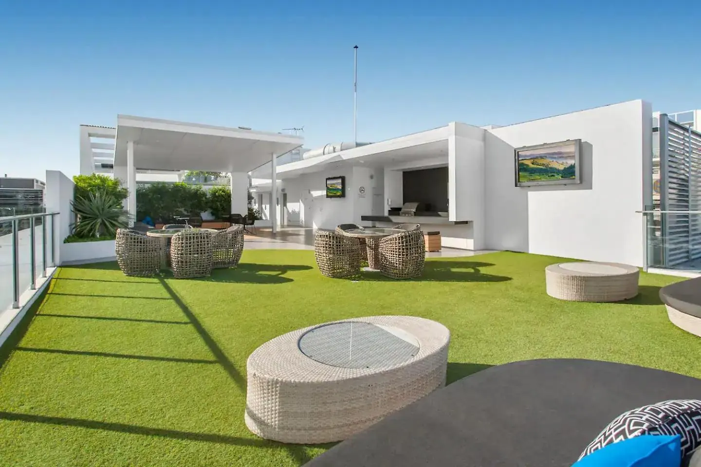 Chic & Modern 2Br Apt With Rooftop Pool & Parking Brisbane Appartement