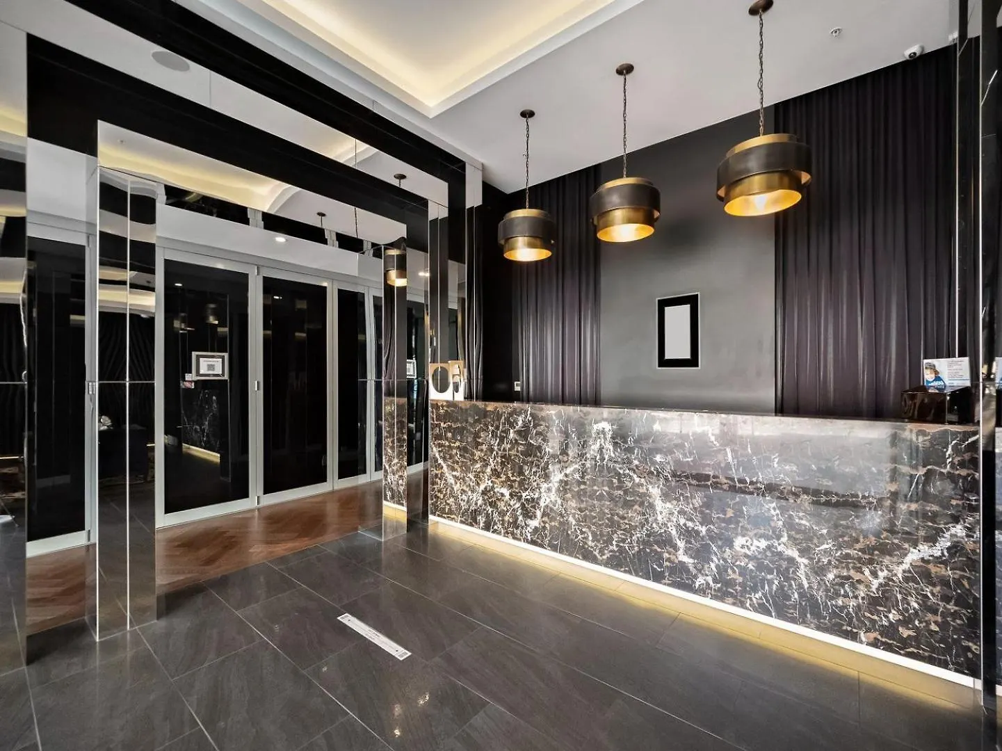 Chic & Modern 2Br Apt With Rooftop Pool & Parking Brisbane Appartement